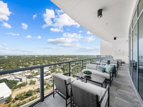 ALTURA BAYSHORE - Residential