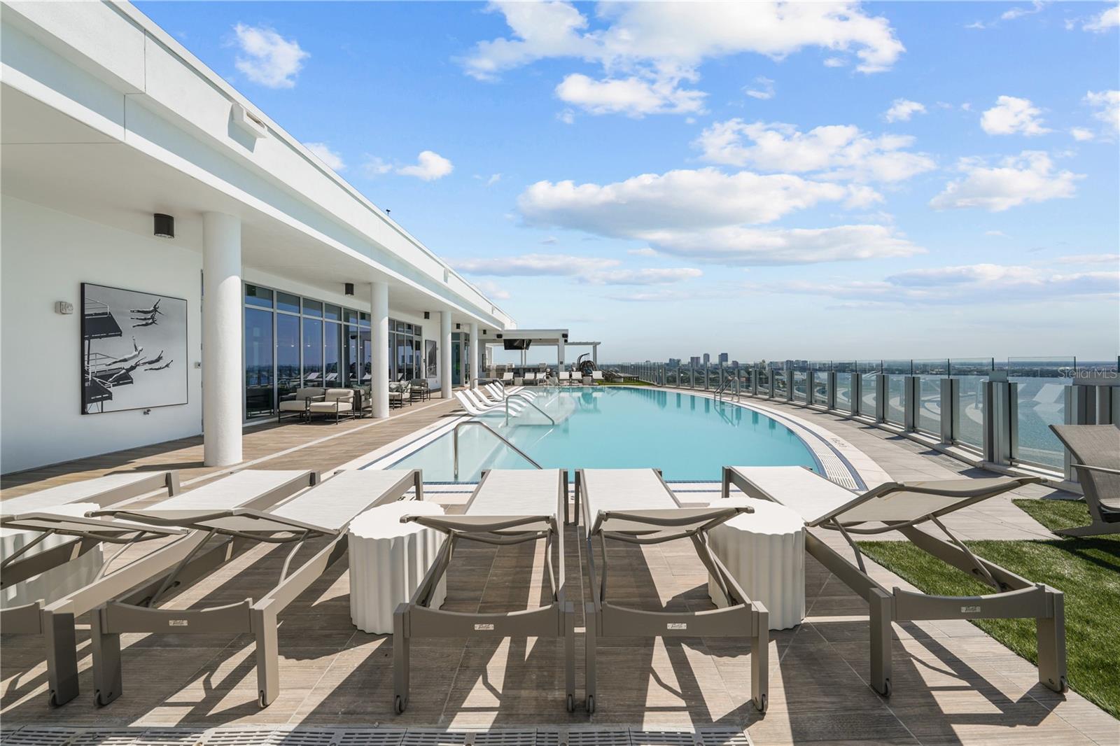 ALTURA BAYSHORE - Residential