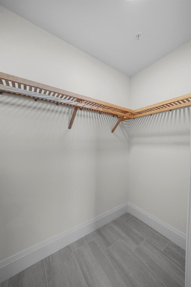 ALTURA BAYSHORE - Residential