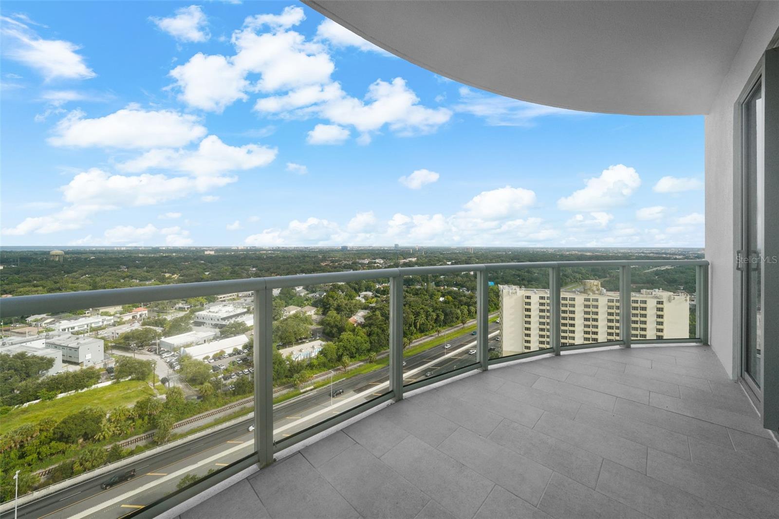 ALTURA BAYSHORE - Residential