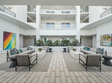 ALTURA BAYSHORE - Residential