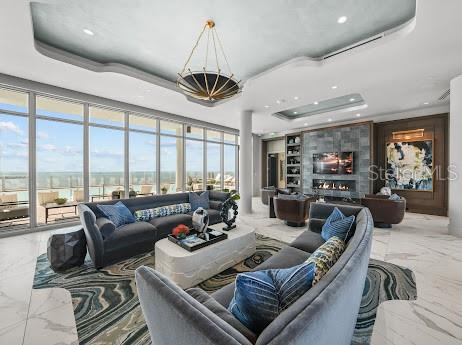 ALTURA BAYSHORE - Residential