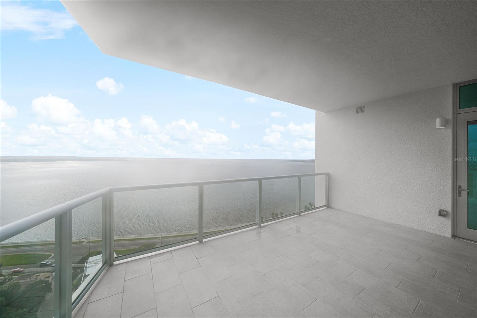 ALTURA BAYSHORE - Residential