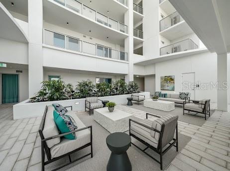 ALTURA BAYSHORE - Residential