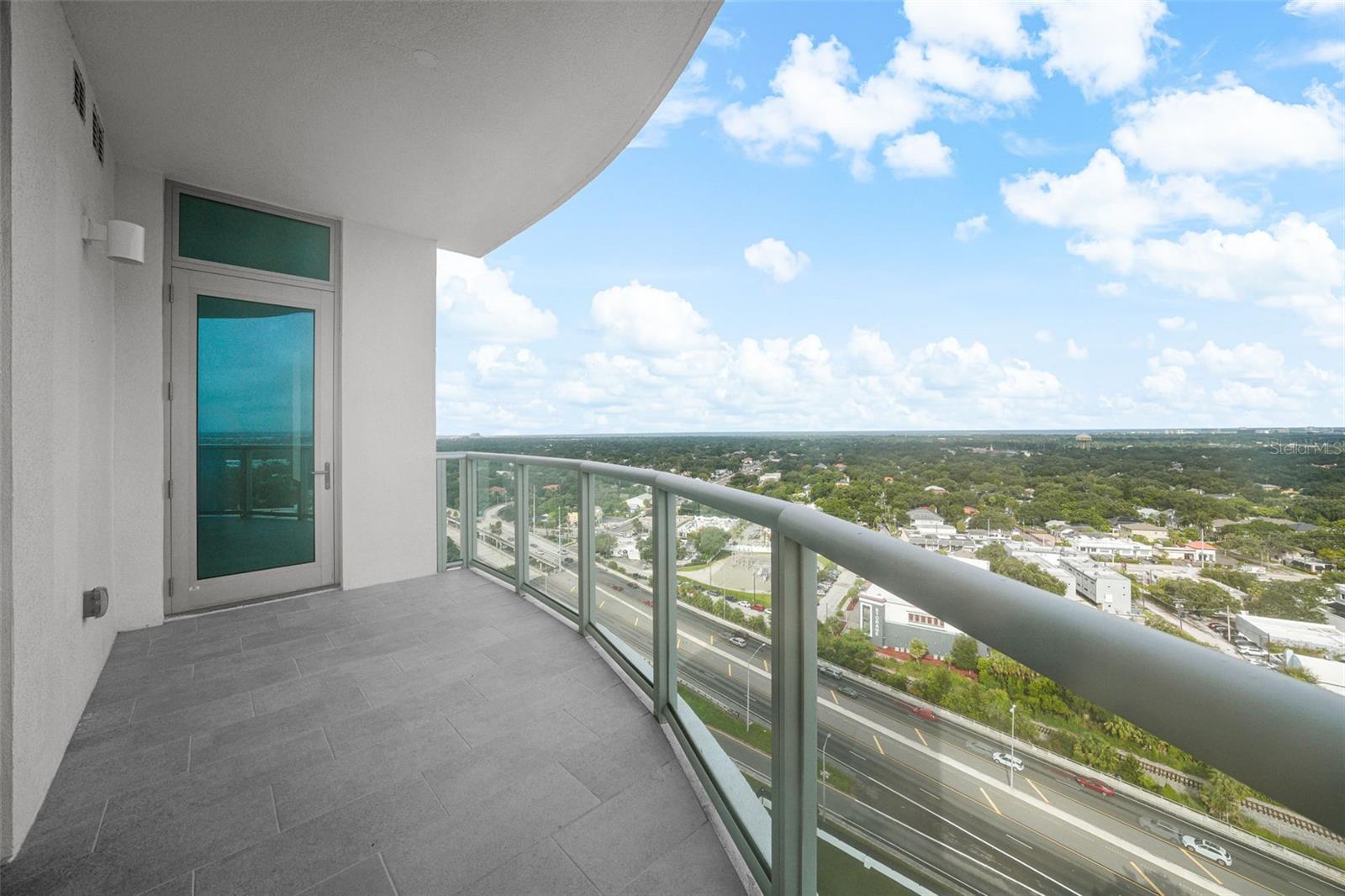 ALTURA BAYSHORE - Residential