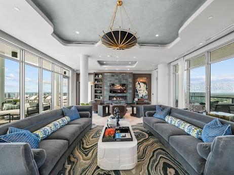 ALTURA BAYSHORE - Residential