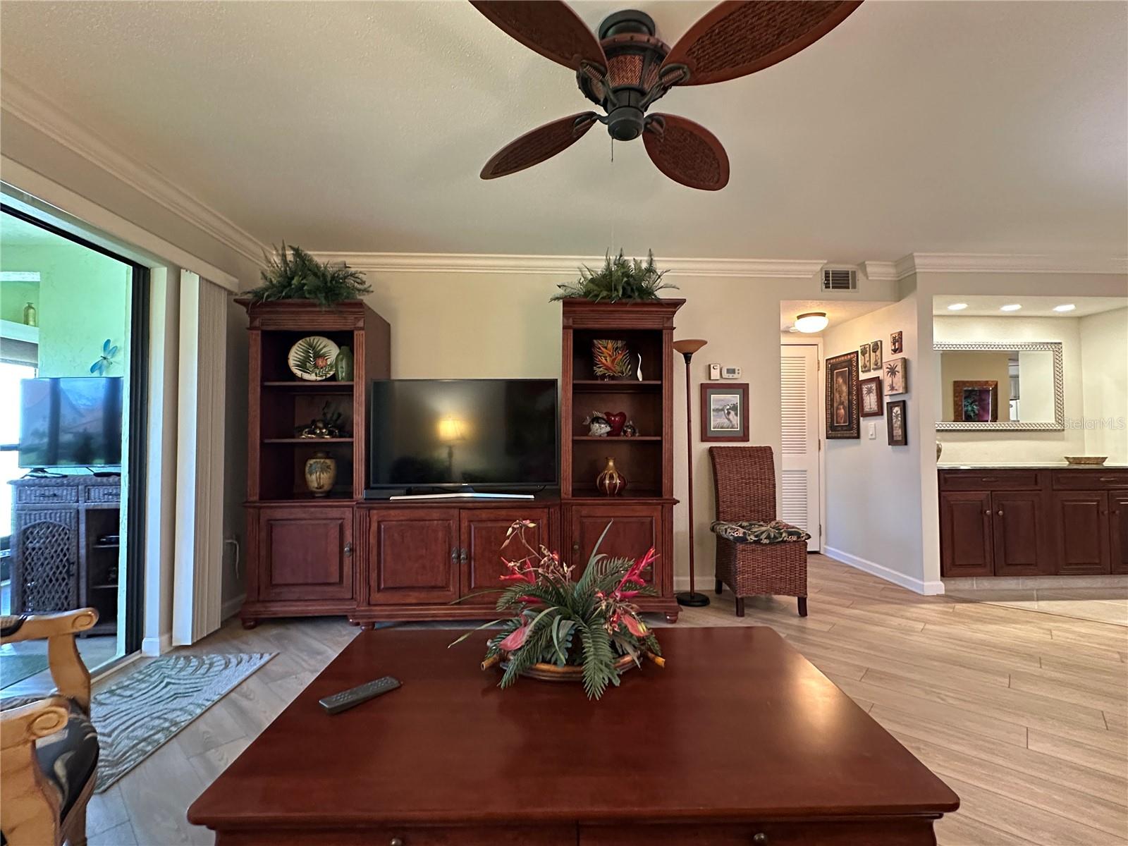 ESTANCIAS OF CAPRI ISLES - Residential Lease