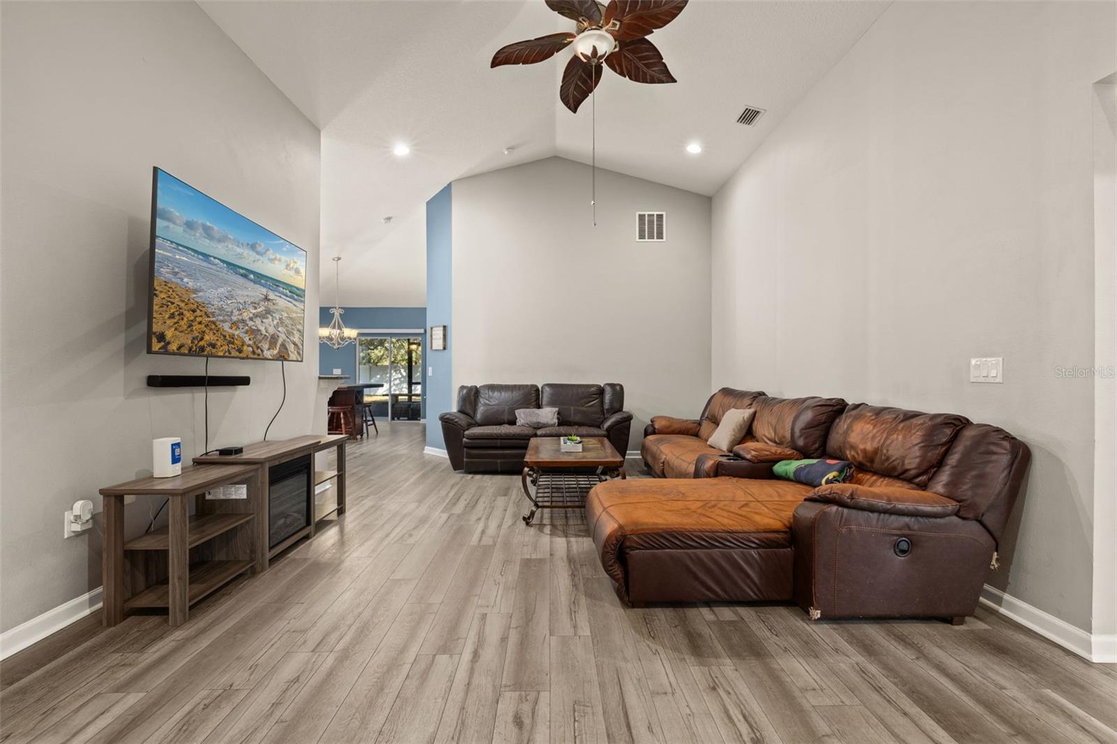 MANCHESTER LAKES PH 3 - Residential