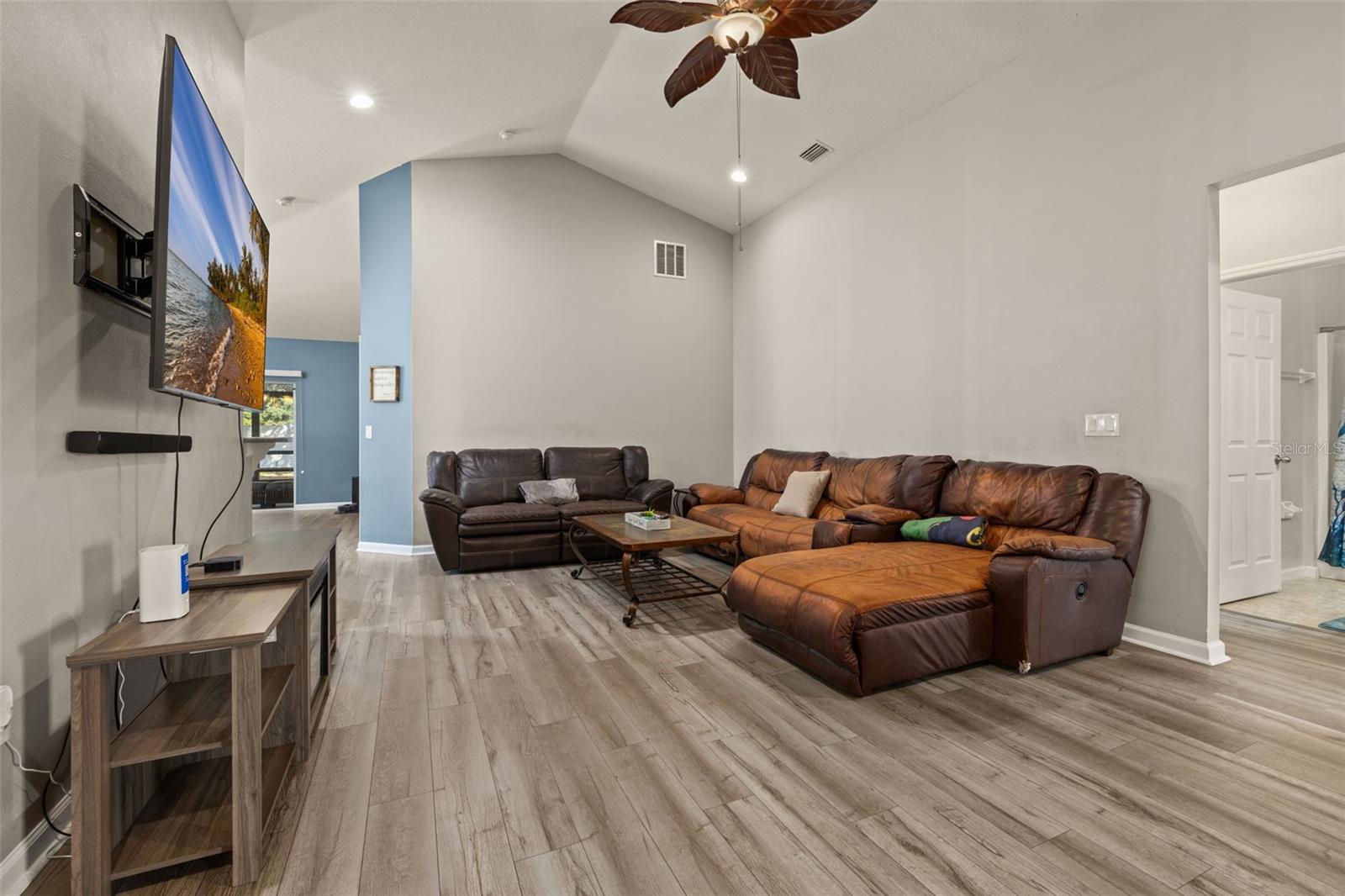 MANCHESTER LAKES PH 3 - Residential