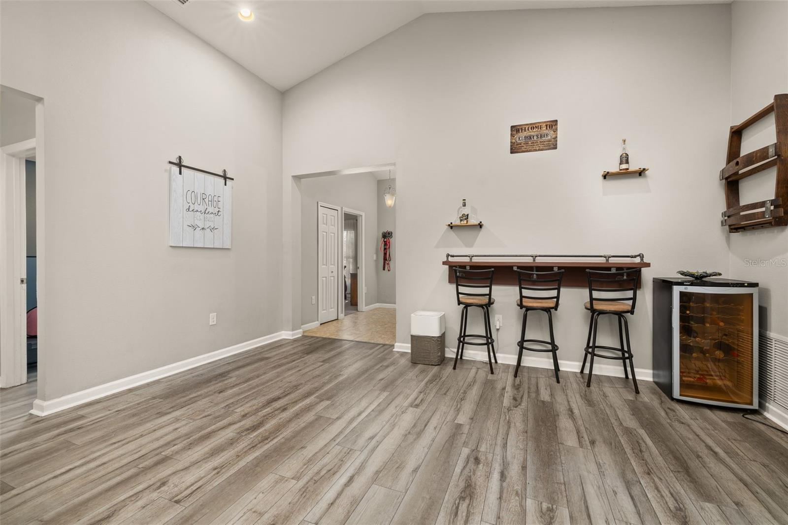 MANCHESTER LAKES PH 3 - Residential