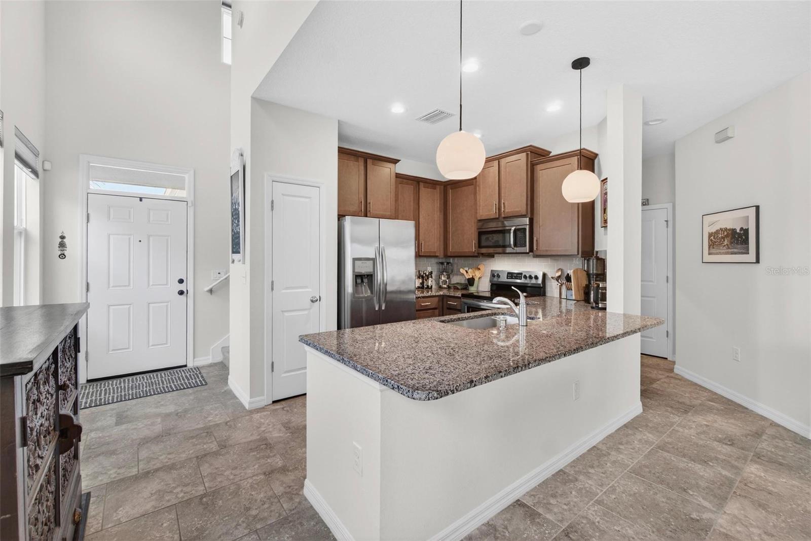 COLONNADE - Residential