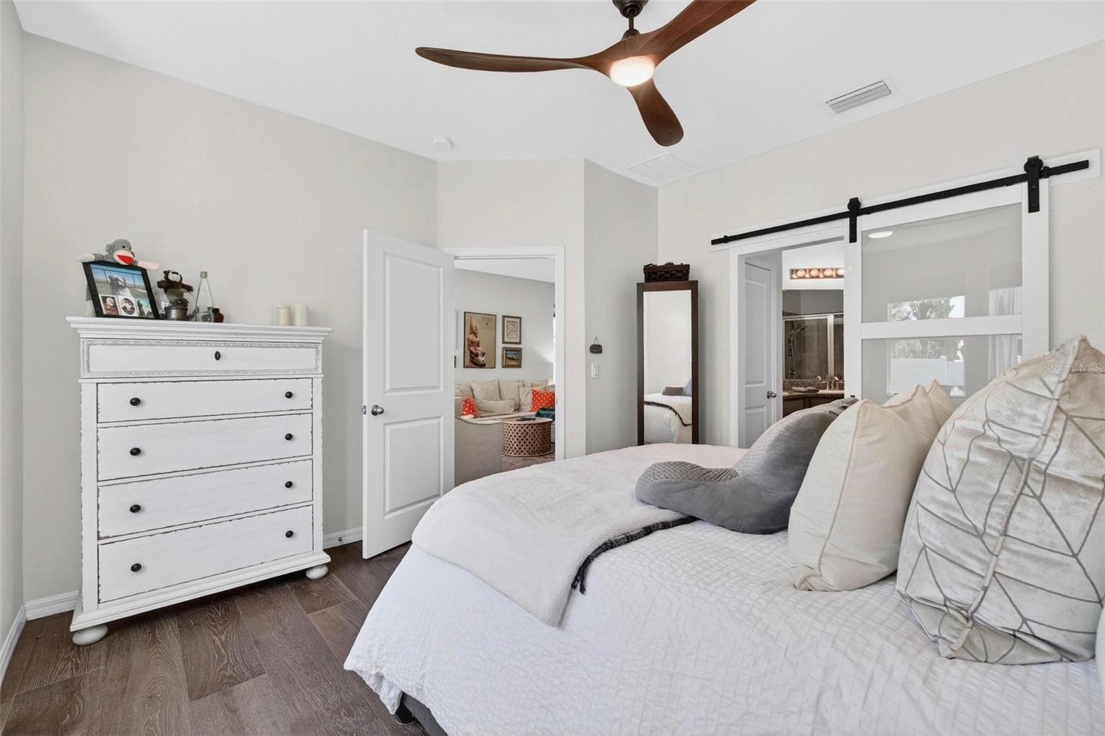 COLONNADE - Residential