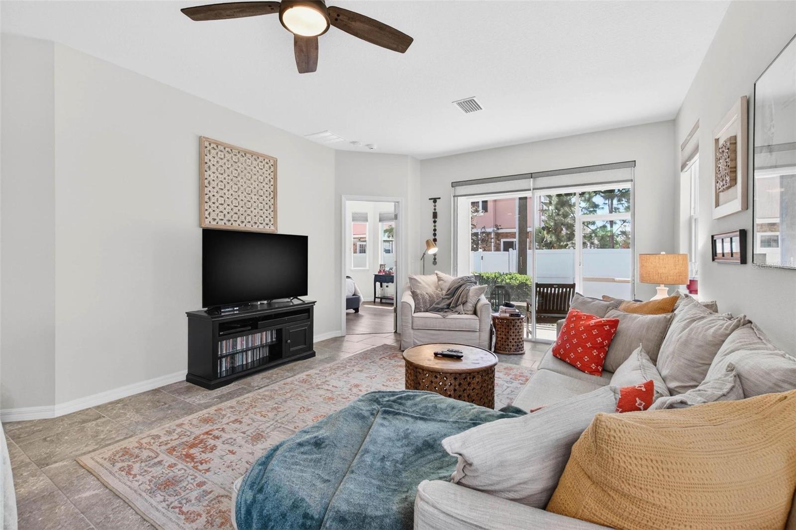 COLONNADE - Residential