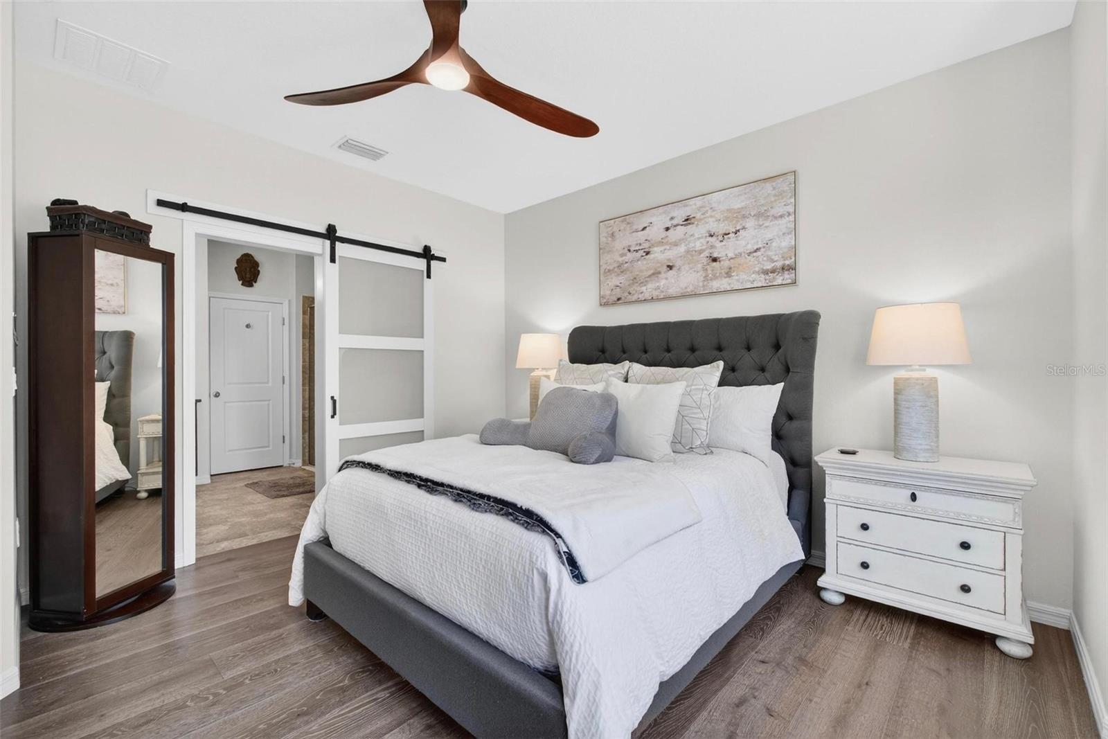 COLONNADE - Residential