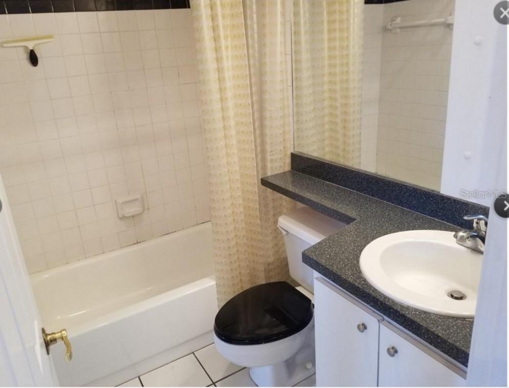 TEXAS COURT TWNHMS - Residential