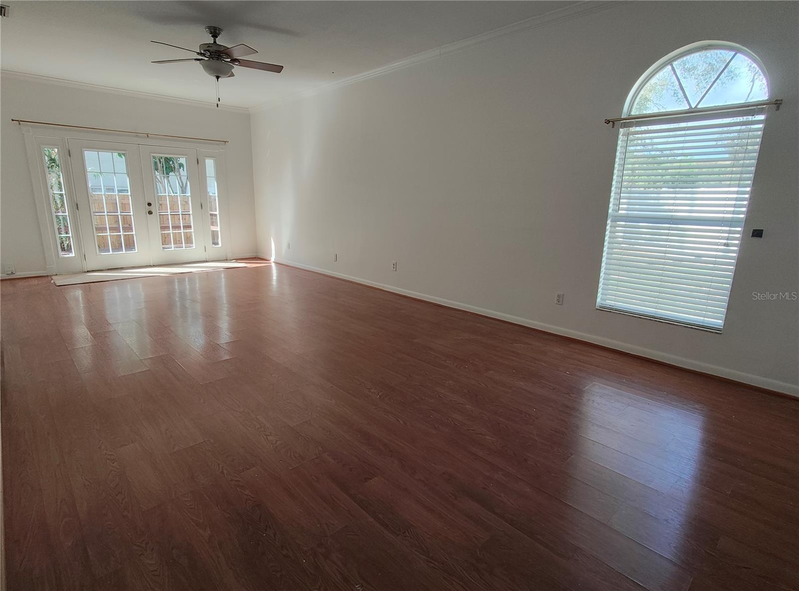 TEXAS COURT TWNHMS - Residential