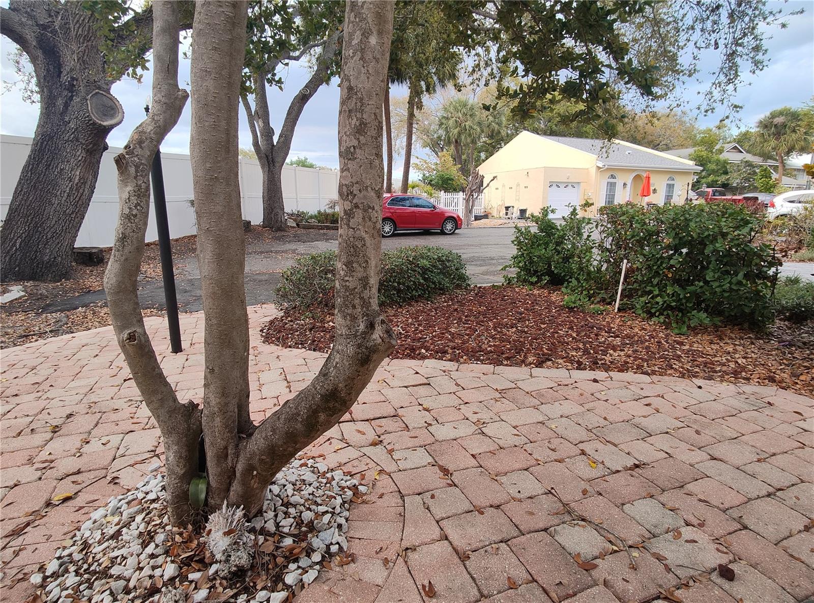 TEXAS COURT TWNHMS - Residential