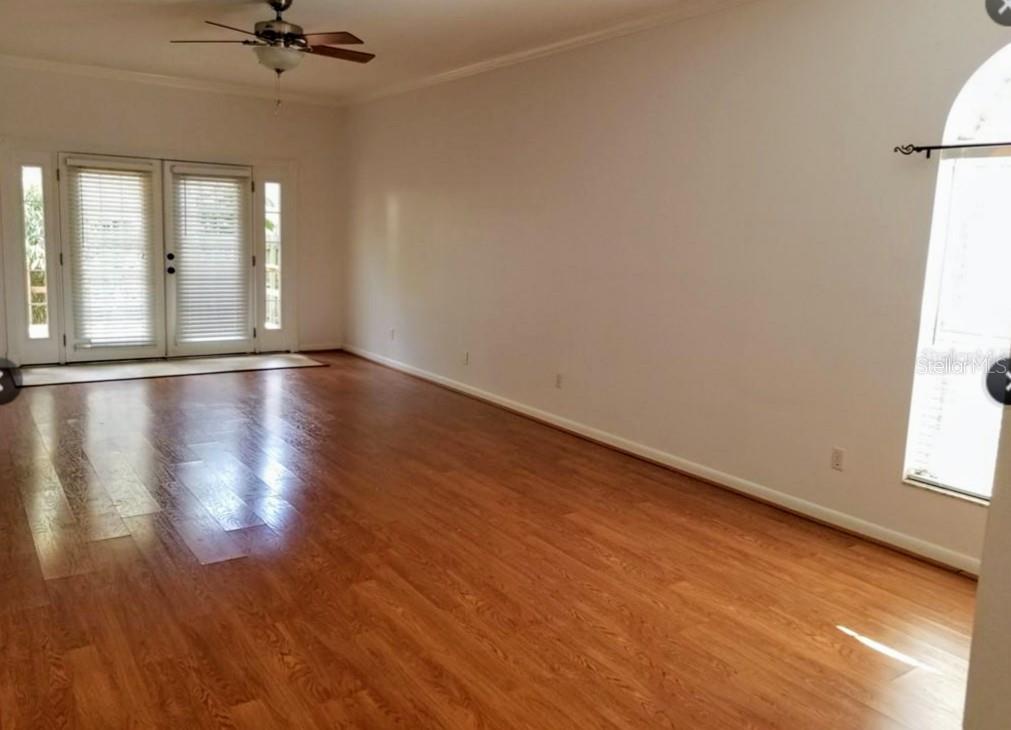 TEXAS COURT TWNHMS - Residential