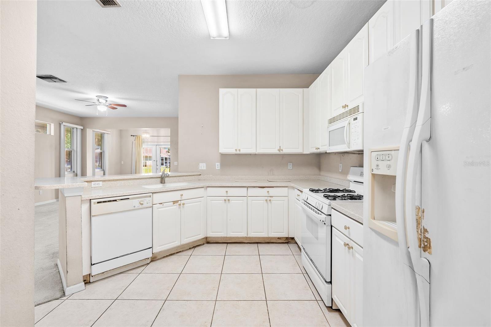 HUNTINGTON CONDO - Residential