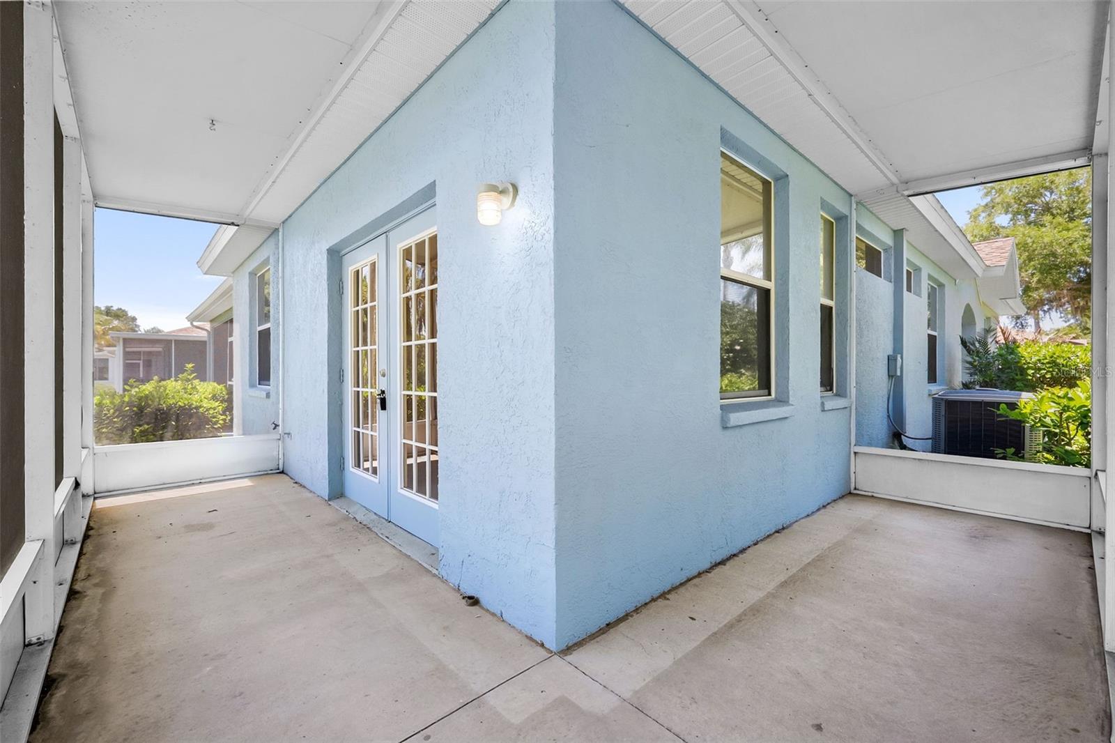 HUNTINGTON CONDO - Residential