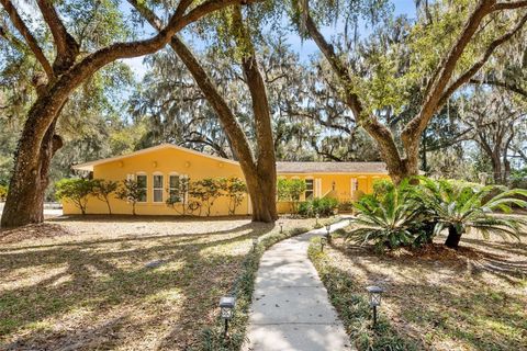 Photo of 1909 SW 48th Avenue, Gainesville, FL 32608 (MLS # GC538411)