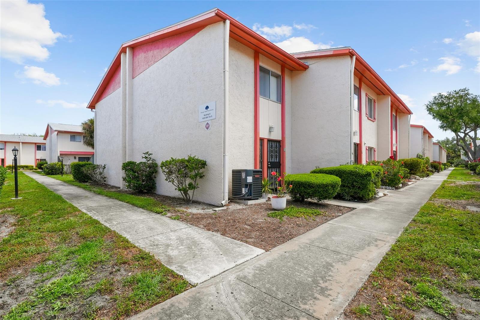 WHISPER WOOD TWNHMS CONDO - Residential