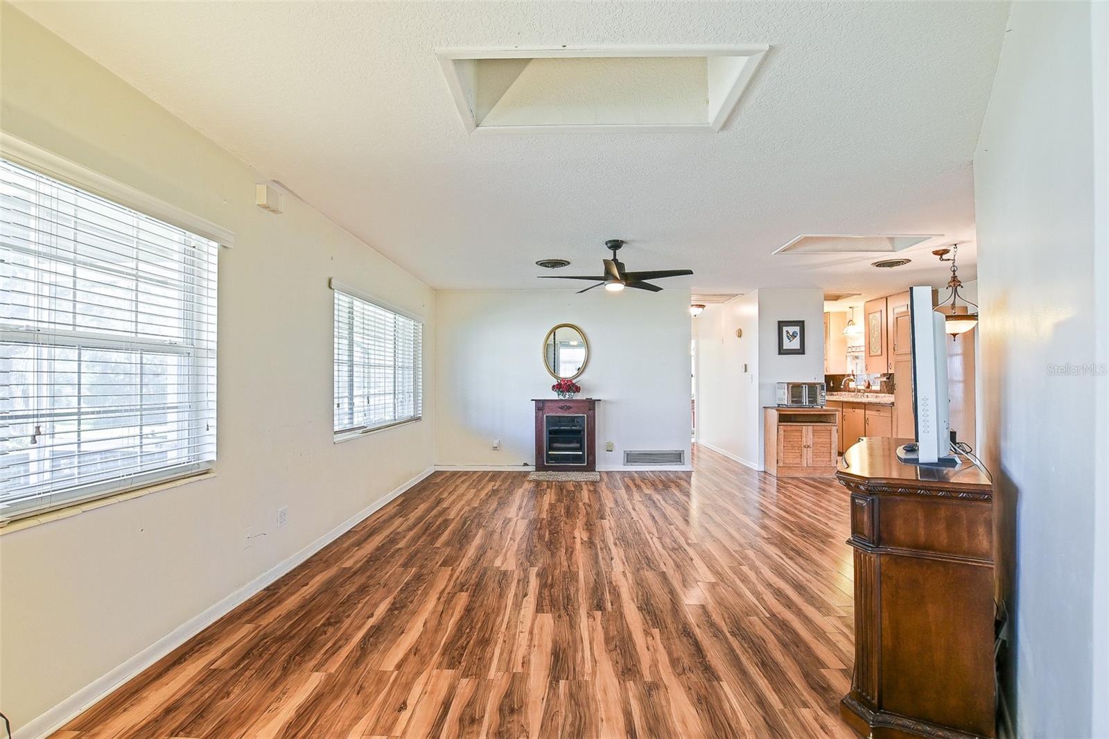 HAYWARD`S - Residential