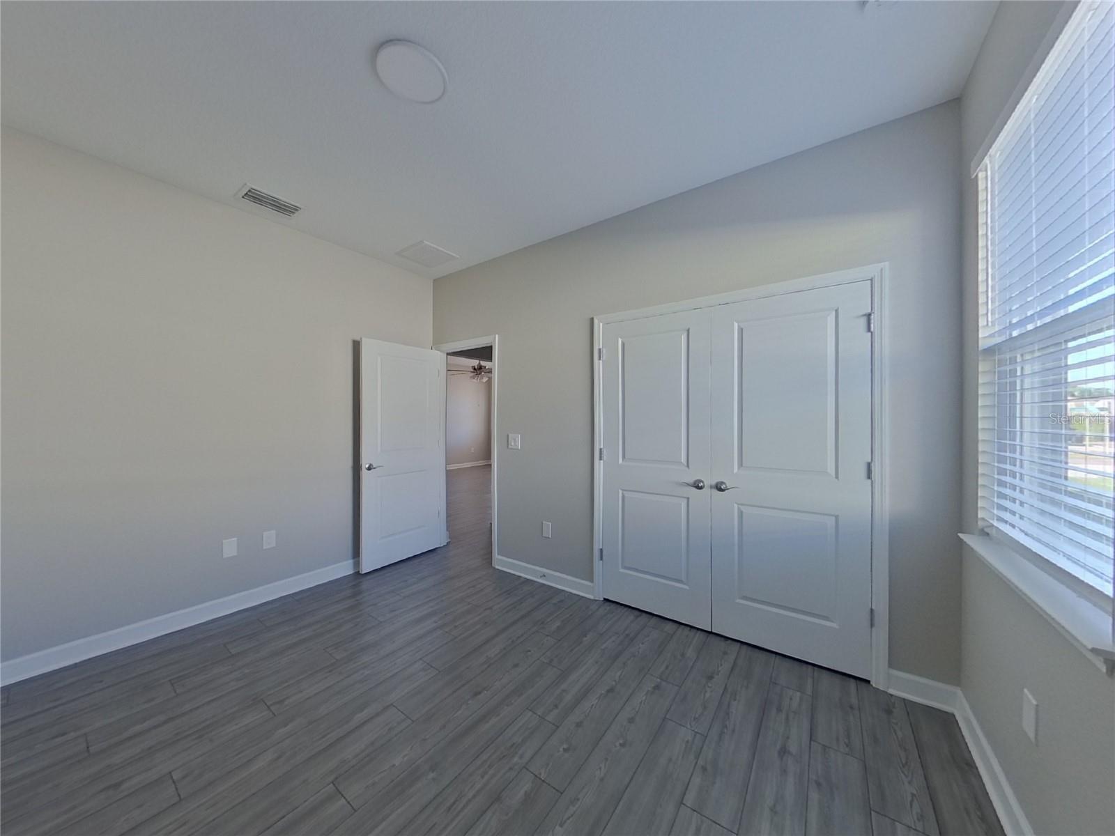 OAKFORD ESTATES - Residential Lease