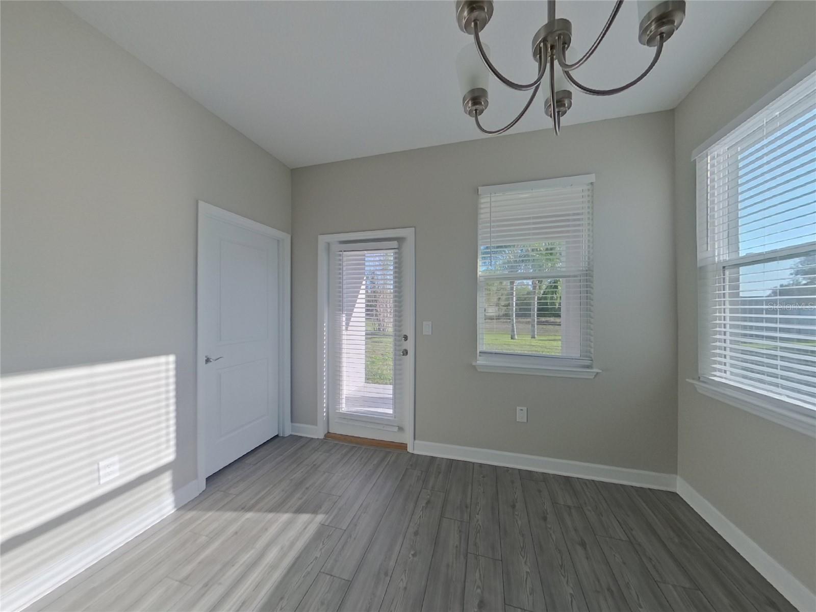 OAKFORD ESTATES - Residential Lease