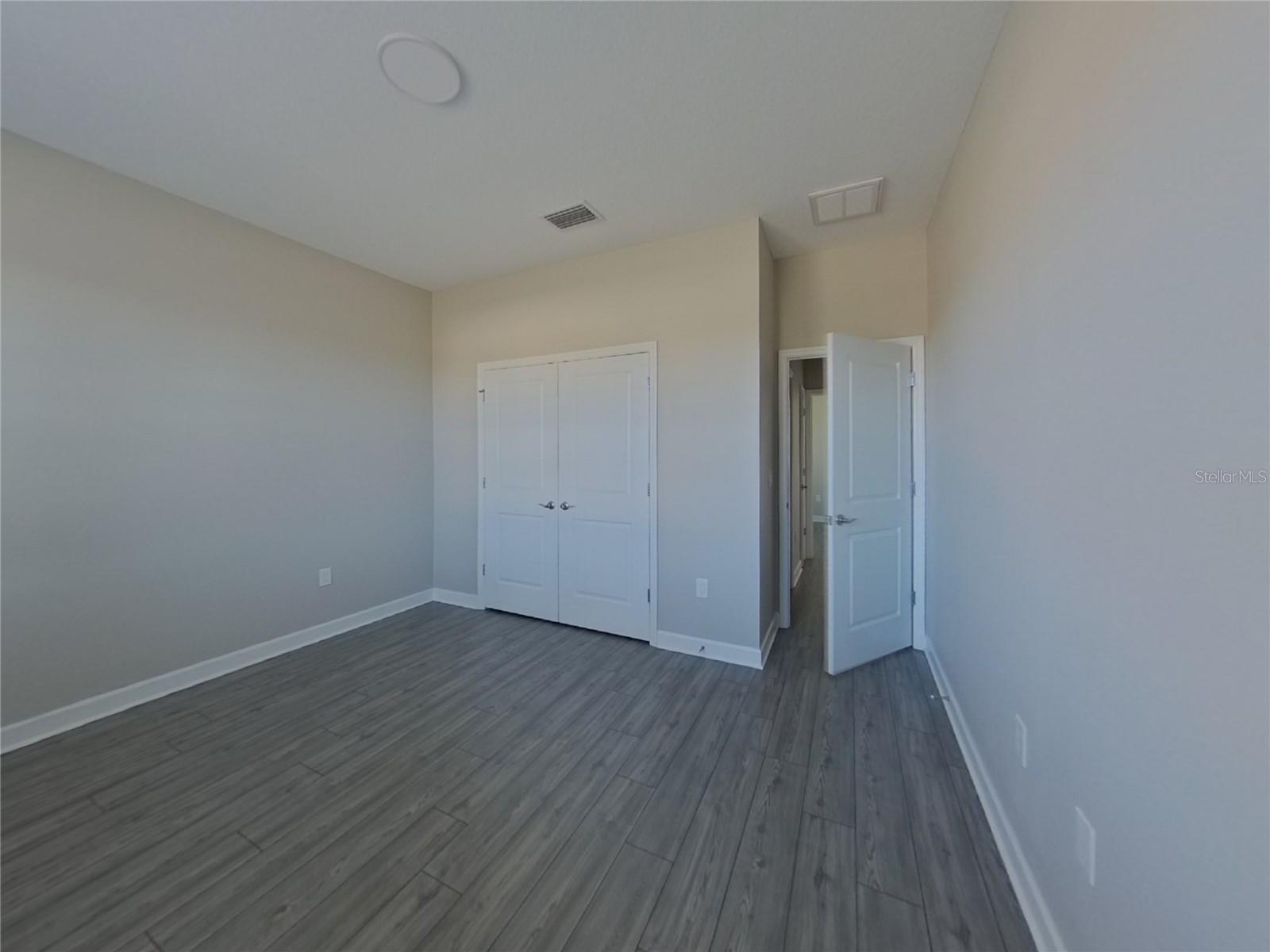 OAKFORD ESTATES - Residential Lease