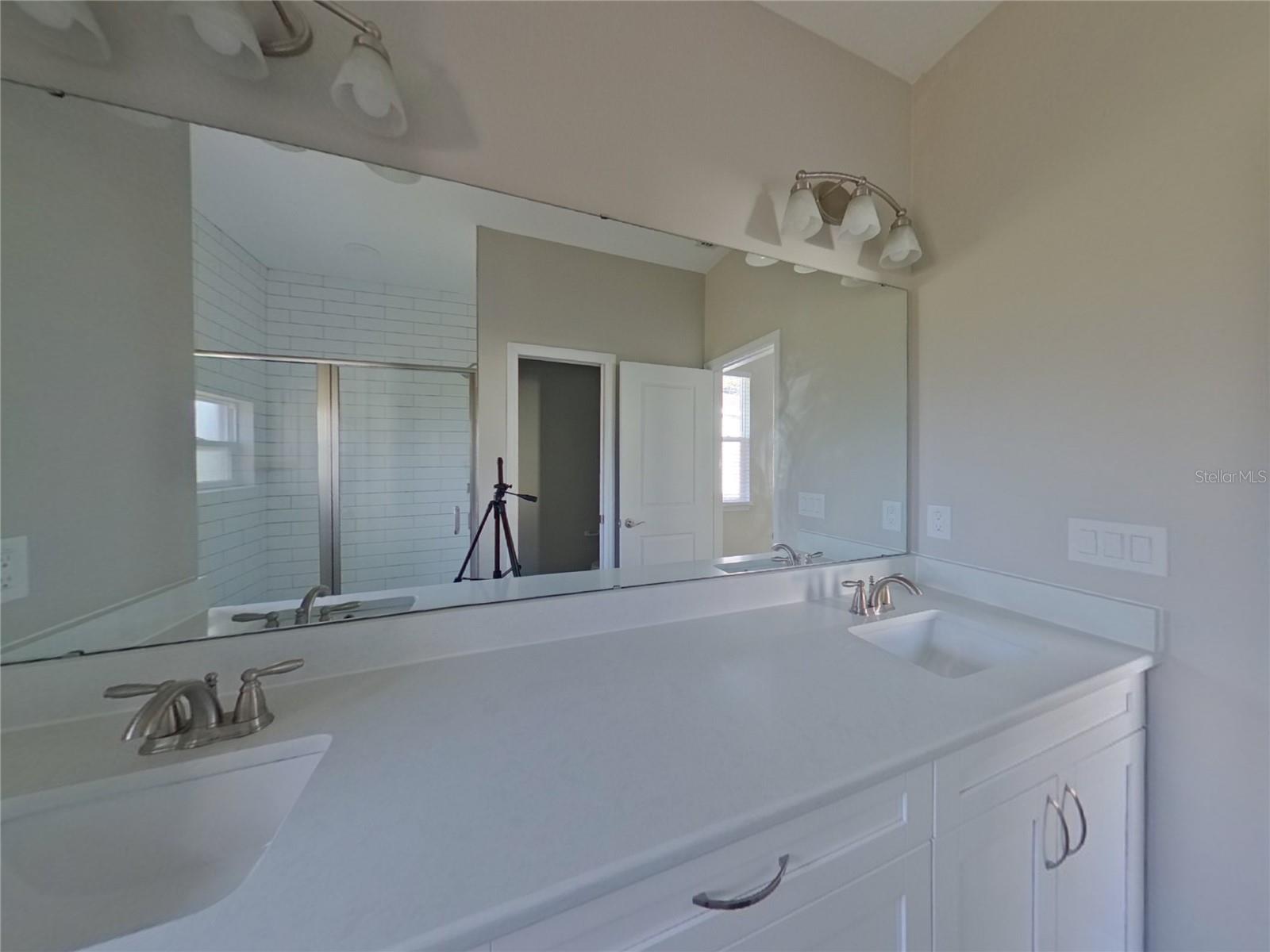 OAKFORD ESTATES - Residential Lease