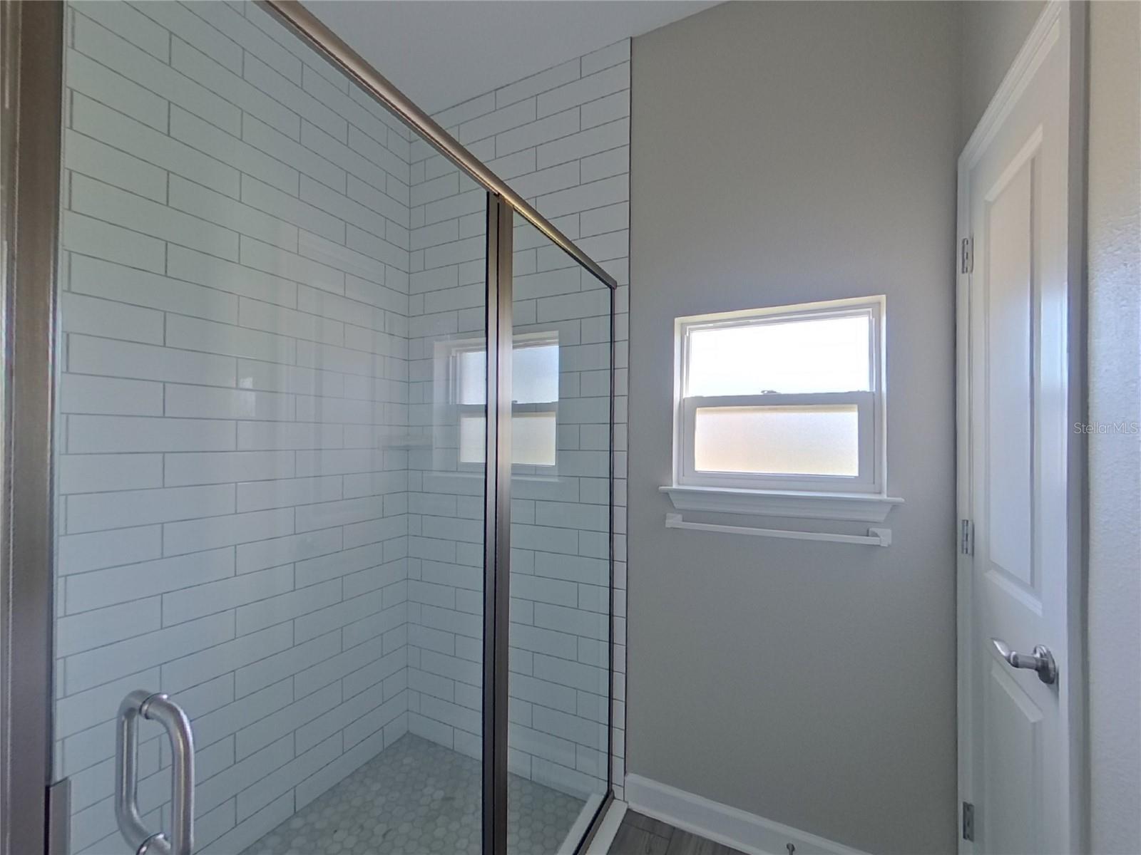 OAKFORD ESTATES - Residential Lease