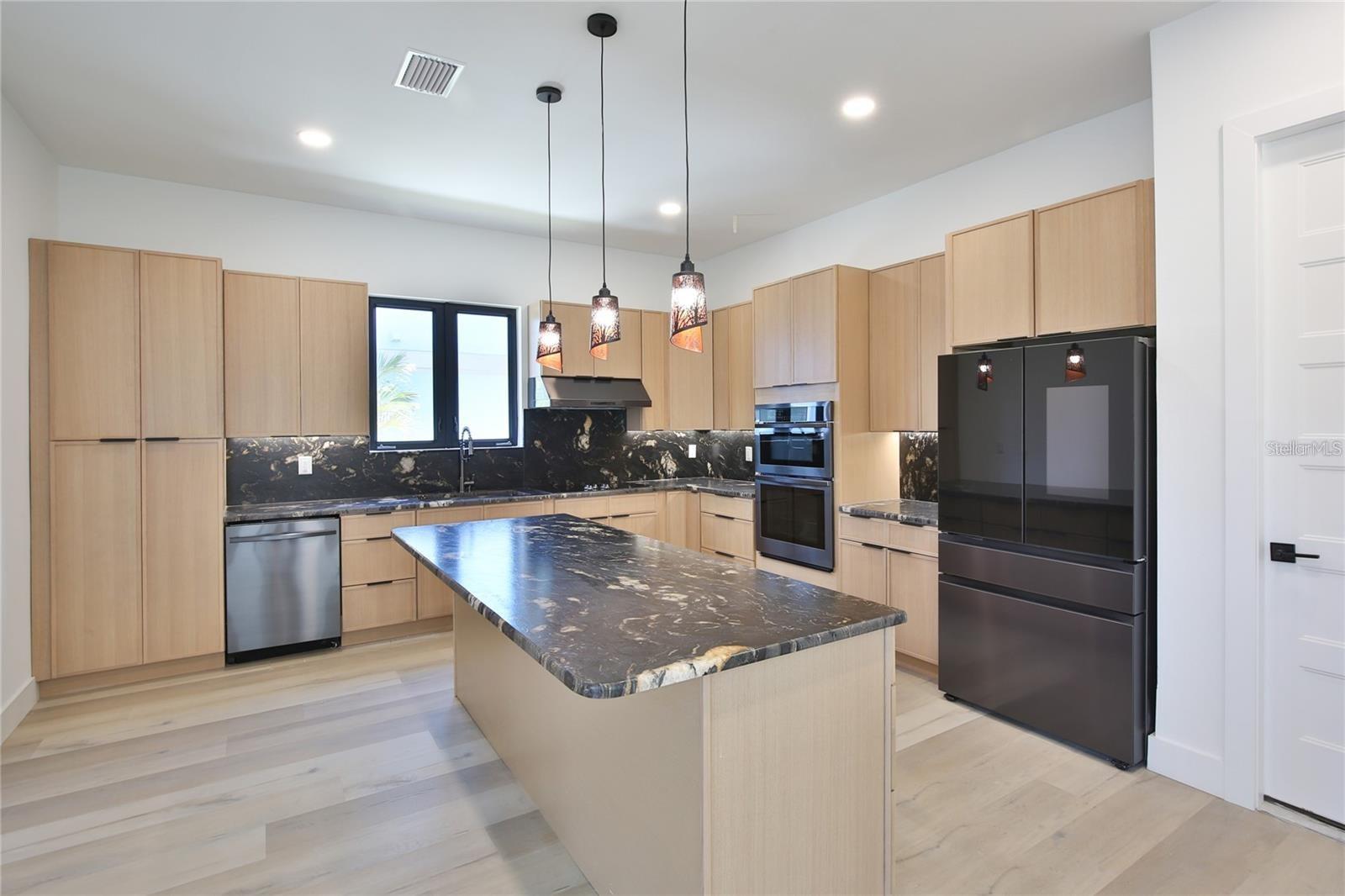 RIDGEWOOD - Residential Income