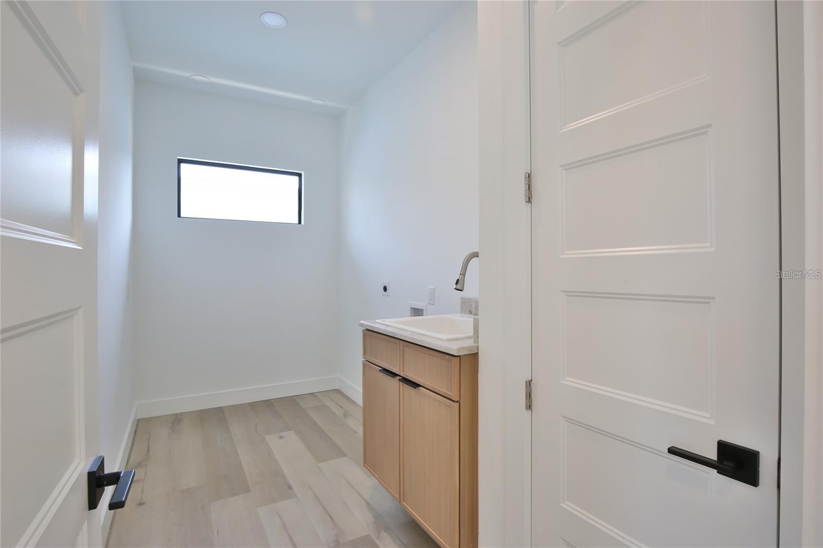 RIDGEWOOD - Residential Income