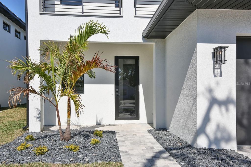 Photo of 2345 Oak Terrace, Sarasota, FL 34231 (MLS # A4668156)