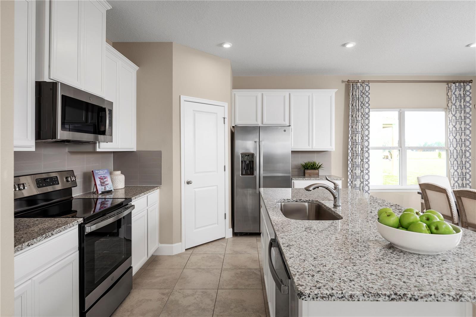 AVALON WOODS - Residential