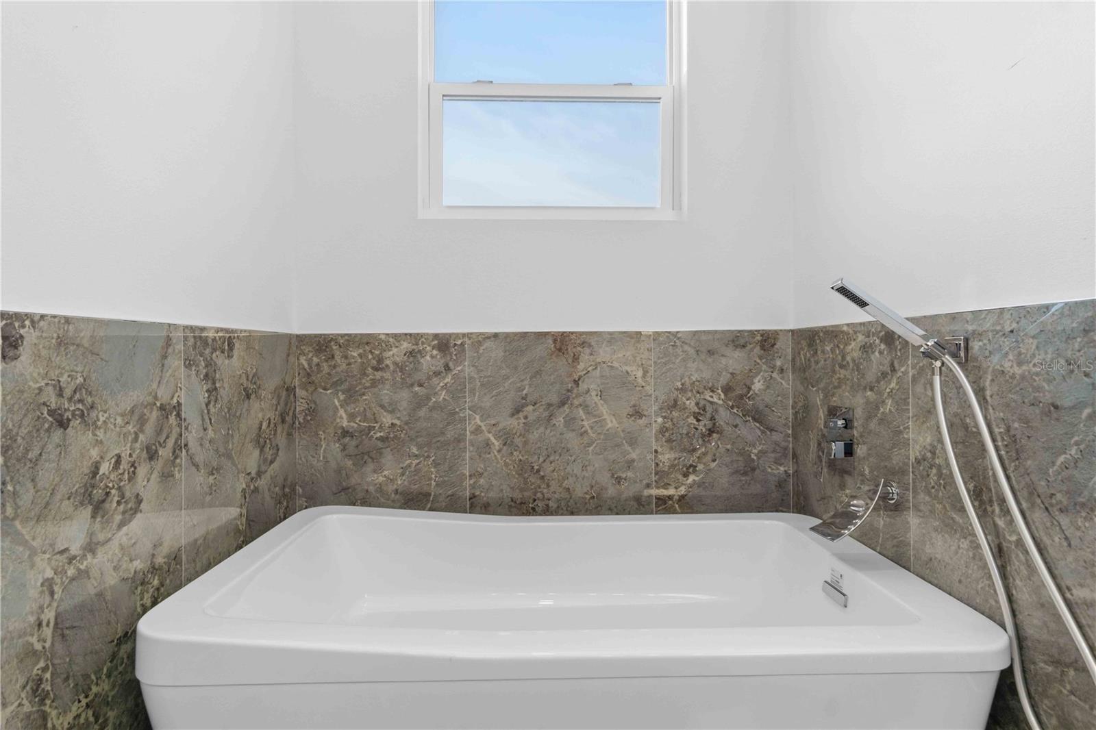 DEEP CREEK - Residential