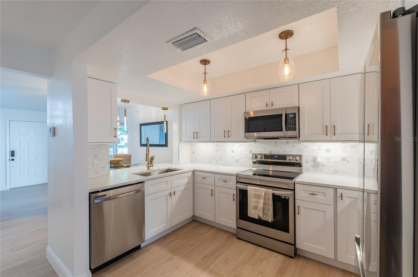 CHARLES TOWNE - Residential