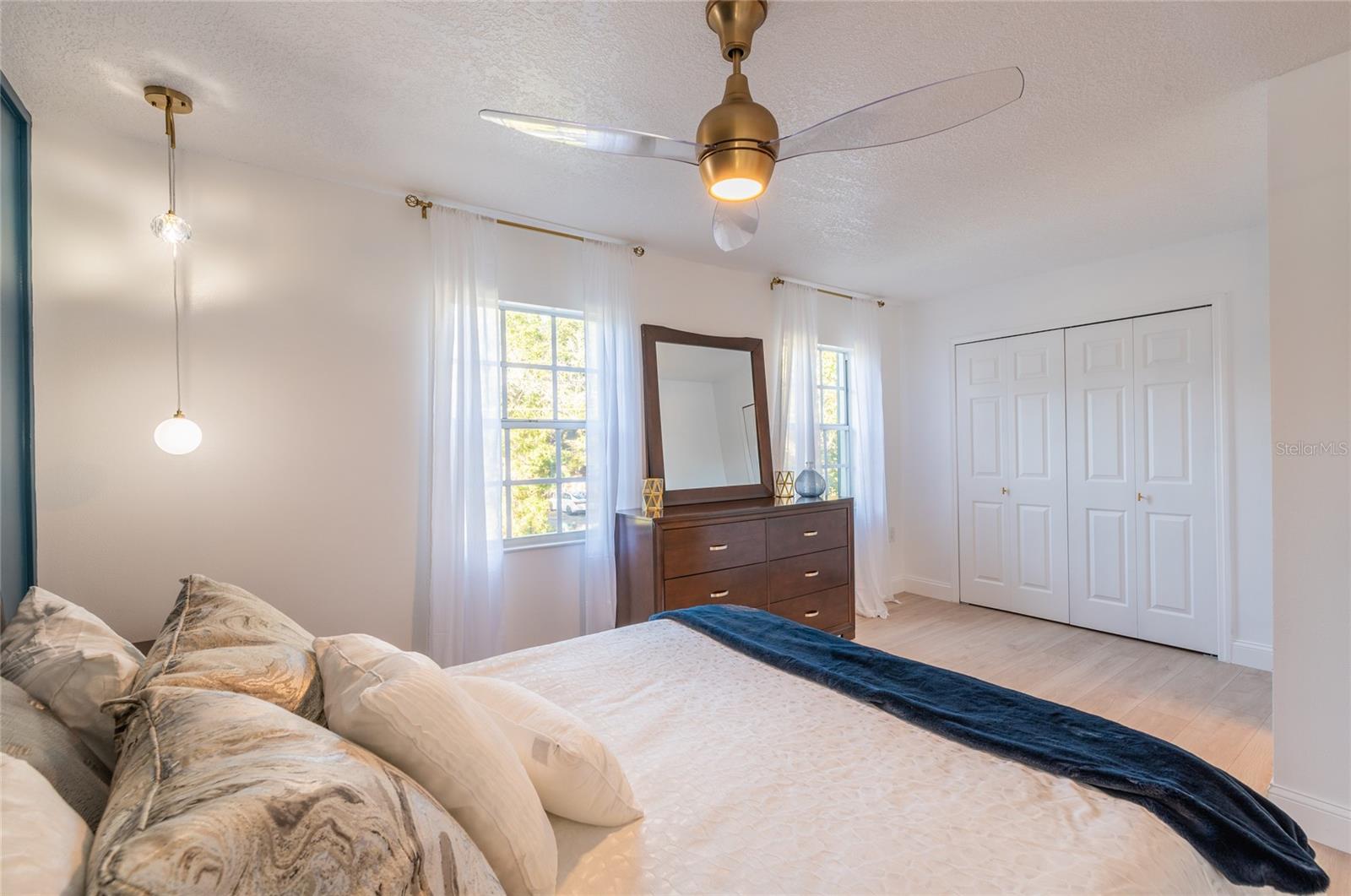 CHARLES TOWNE - Residential