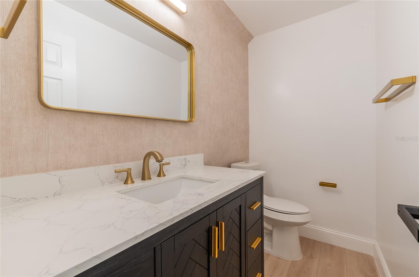 CHARLES TOWNE - Residential