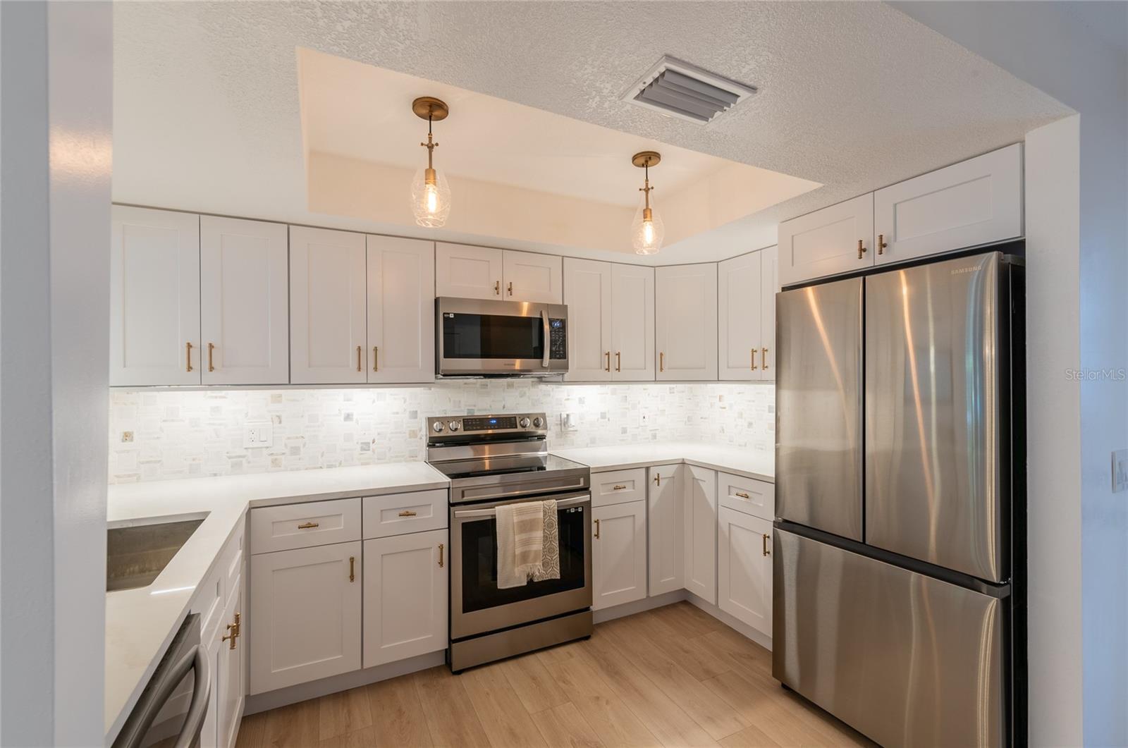 CHARLES TOWNE - Residential