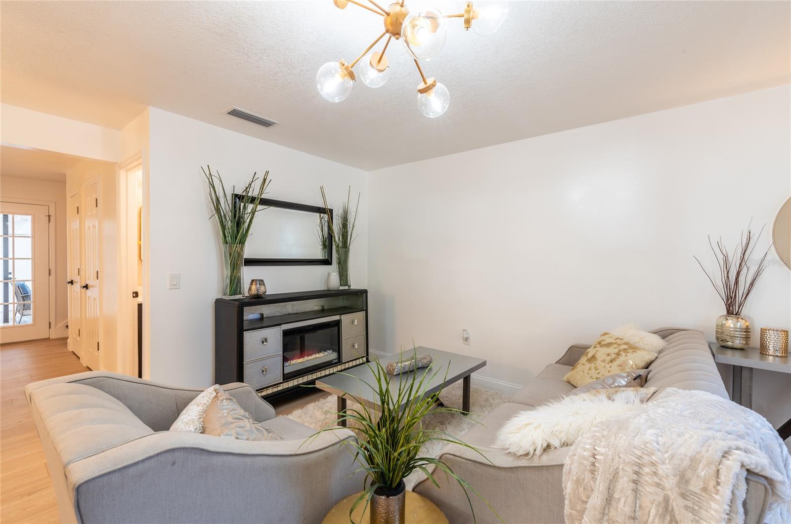 CHARLES TOWNE - Residential