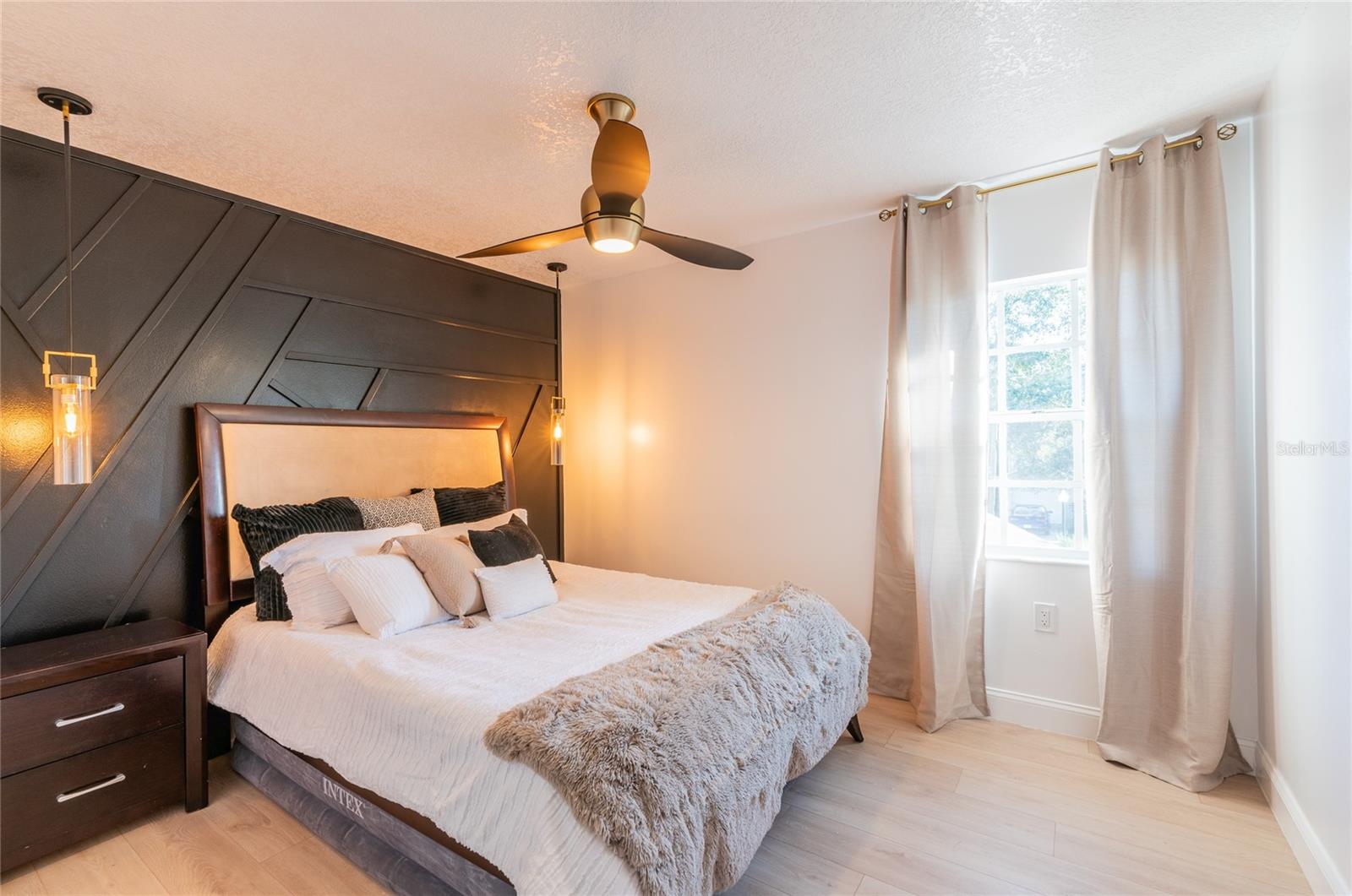 CHARLES TOWNE - Residential