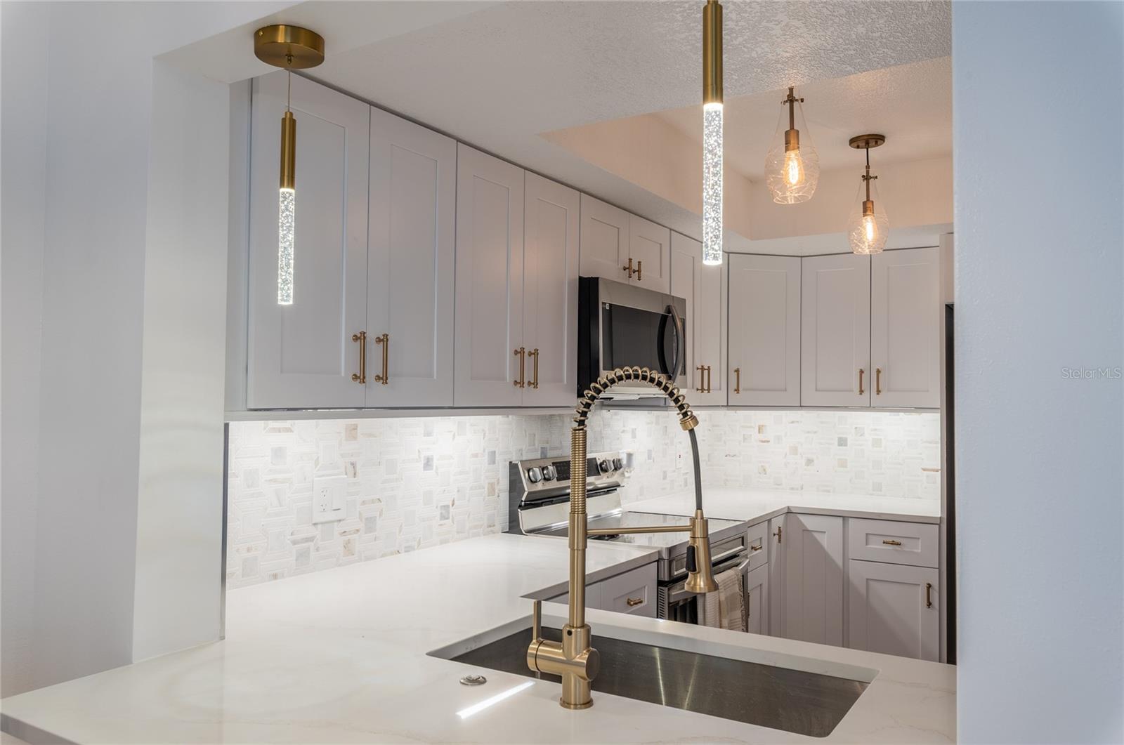 CHARLES TOWNE - Residential