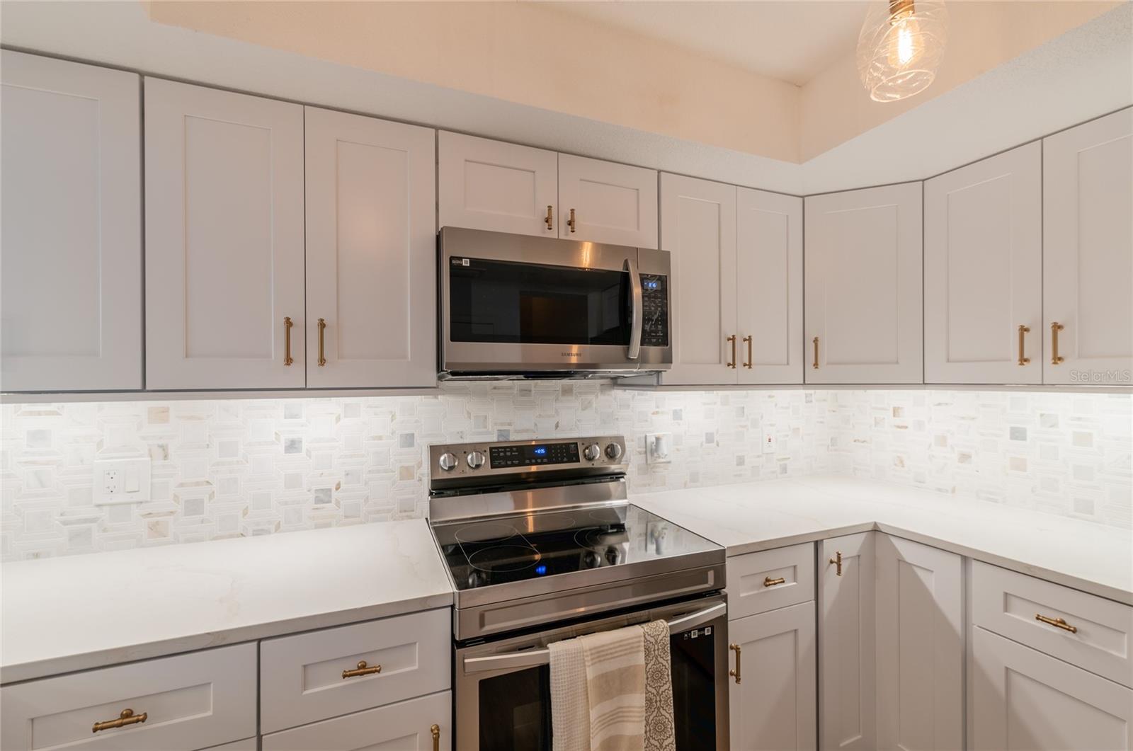 CHARLES TOWNE - Residential