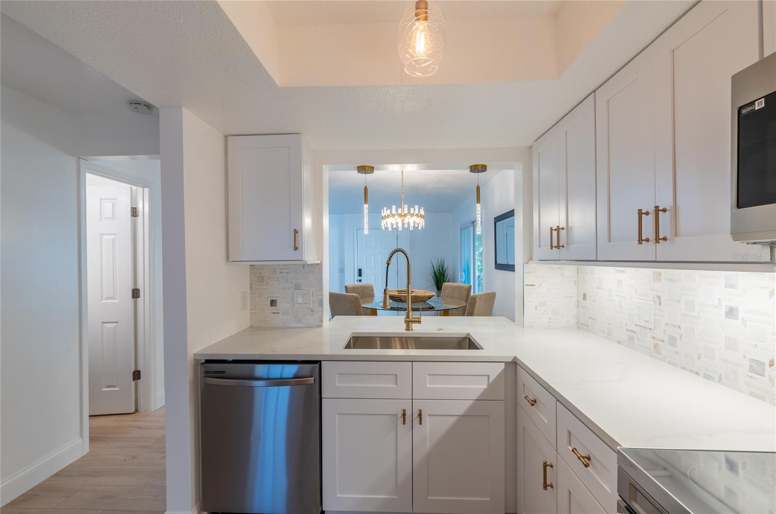 CHARLES TOWNE - Residential