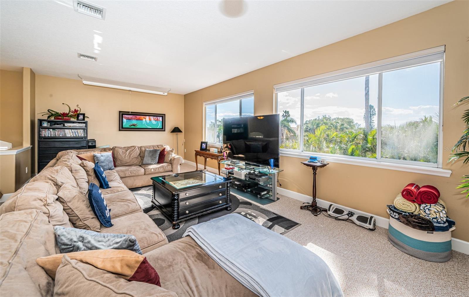 BAY ESTATES - Residential