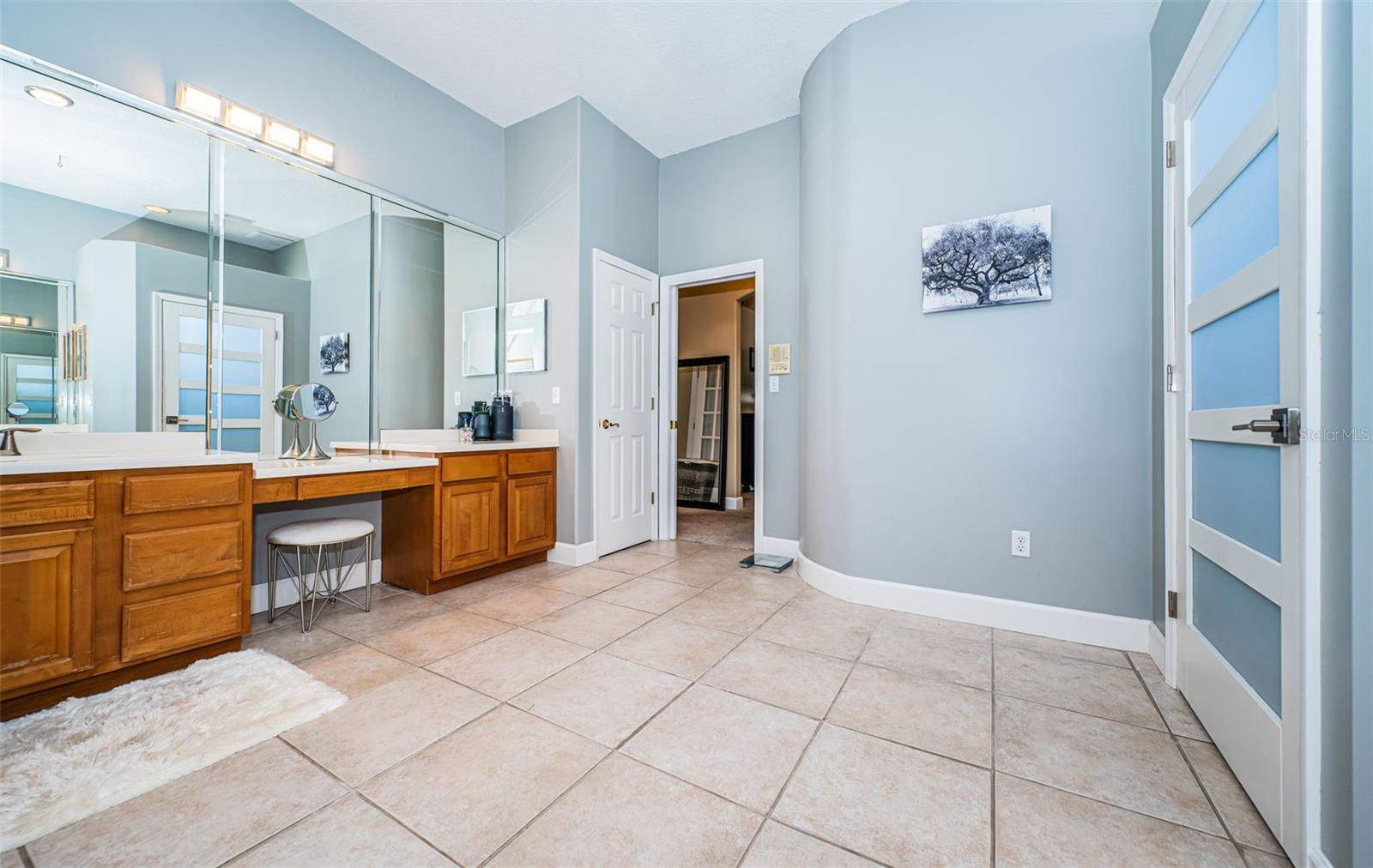 BAY ESTATES - Residential