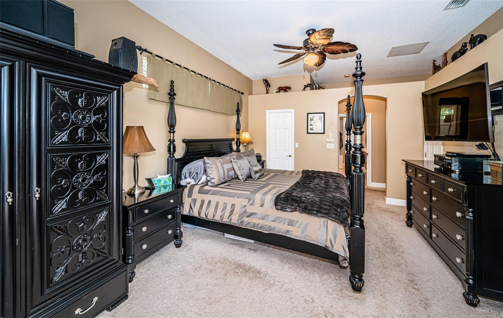 BAY ESTATES - Residential