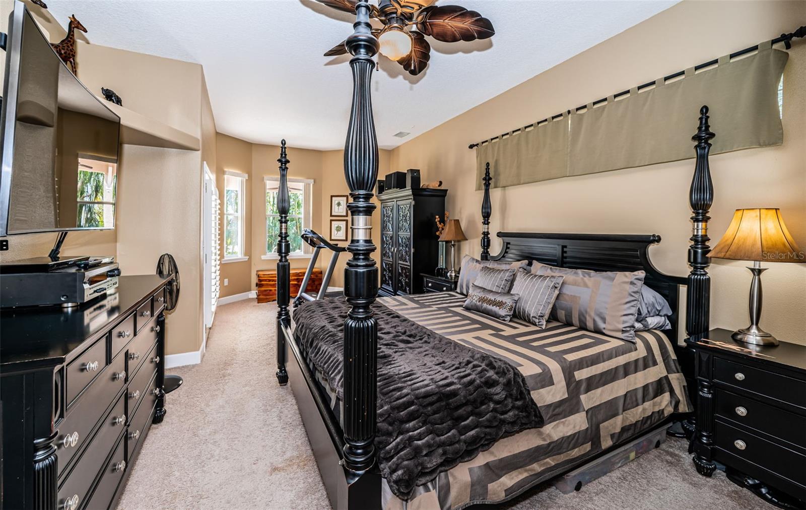 BAY ESTATES - Residential